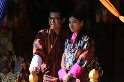 Король и королева Бутана опубликовали новую фотографию подросшего сына