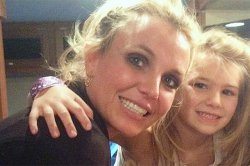 Состояние попавшей в аварию 8-летней племянницы Бритни Спирс стабилизировалось: девочка идет на поправку