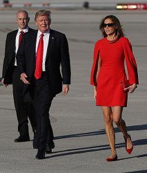 Дональд и Мелания Трамп прилетели на выходные в Палм-Бич