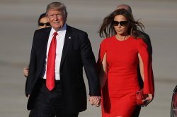 Дональд и Мелания Трамп прилетели на выходные в Палм-Бич