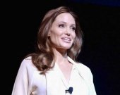 Джоли обвинили в использовании детей ради имиджа