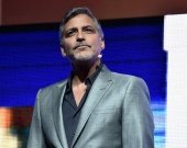 Клуни хочет свести Питта с Буллок