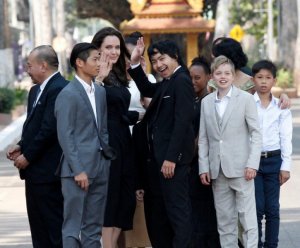 Брэд Питт тайно посещал Джоли и детей в Камбодже