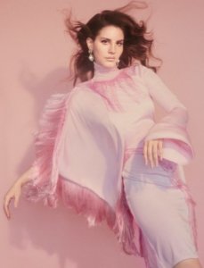 Лана Дель Рей в новой фотосессии для модного глянца