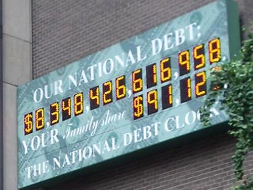 В США призвали начать сокращать госдолг