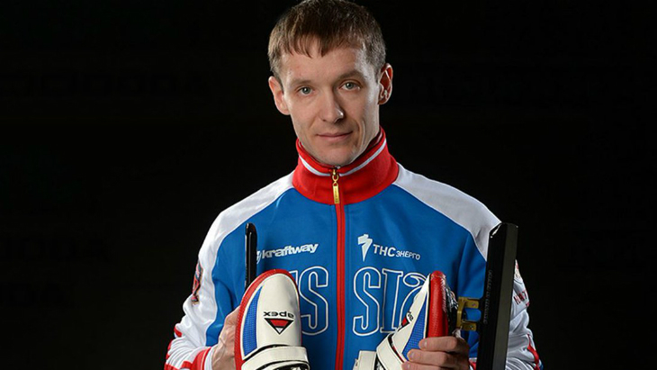 Олимпийский чемпион по шорт-треку Захаров взял бронзу ЧЕ в коньках