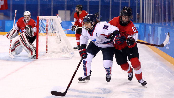 Швейцарские хоккеистки обыграли команду Кореи на ОИ