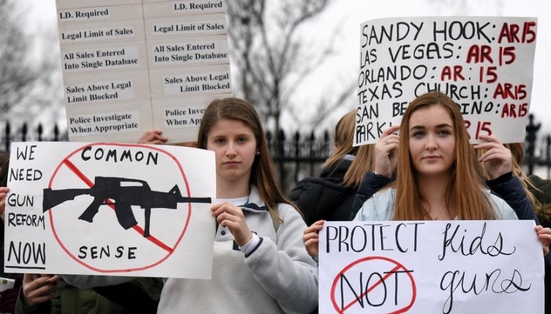 В США хотят вооружить учителей в школах