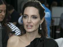 СМИ: изможденную Анджелину Джоли срочно госпитализировали