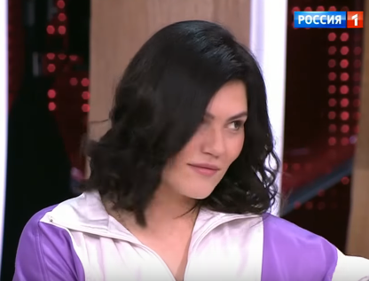 Стриженова в "Прямом эфире" устроила скандал, покрыв матом невестку Шукшиной