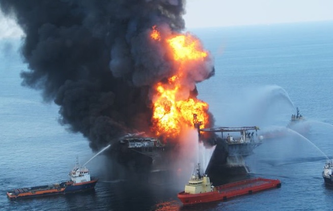 Пентагон просит власти США ограничить добычу нефти в Мексиканском заливе