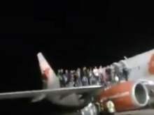 Из-за паники в индонезийском самолете пострадали 11 человек