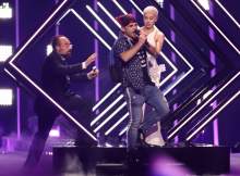 Инцидент с британской певицей на "Евровидении" попал на видео