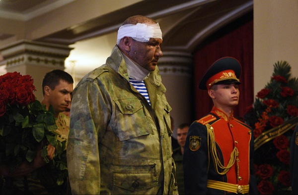 Проститься с главой ДНР Захарченко пришли 120 тысяч человек