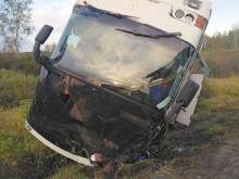 Автобус с сотрудниками "Магнита" столкнулся с внедорожником: 20 пострадавших