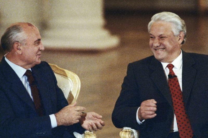 Бывший шеф протокола Кремля поведал, как Горбачёв и Ельцин пили алкоголь