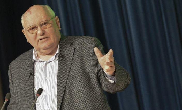 Горбачев считает, что началась новая гонка вооружений