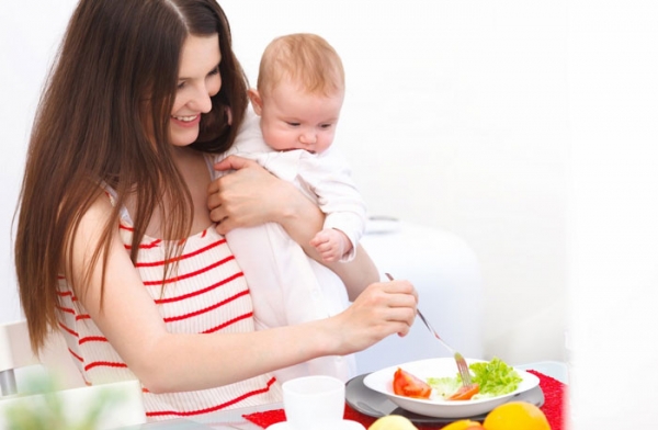  Диета для кормящих мам. Первые месяцы после родов 
