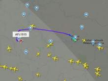 Пассажир рейса Сургут-Москва захватил самолет, потребовав лететь в Афганистан