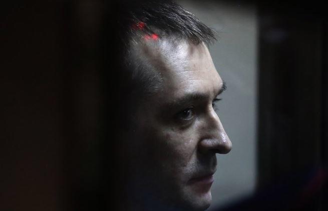 Бывший полковник Захарченко пожаловался, что не может подстричься в СИЗО