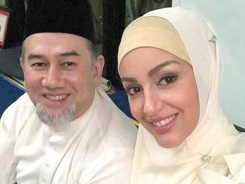 Новости дня: Бывшую жену короля Малайзии Оксану Воеводину уличили в неверности