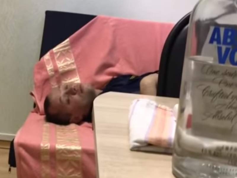 Новости дня: Лучший следователь Орловской области уволился после скандала с "пьяным видео"