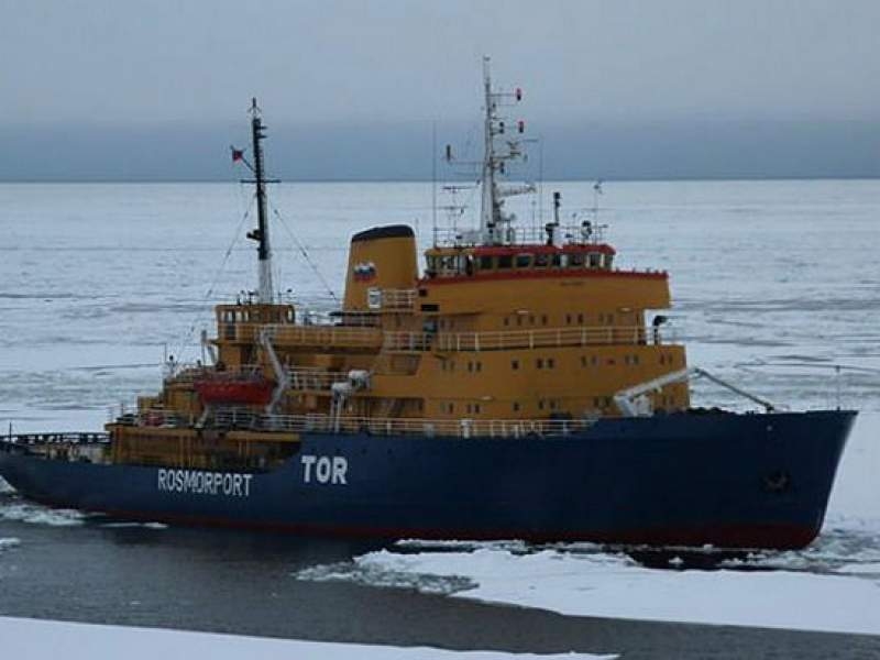 Новости дня: Российский ледокол "Тор" подал сигнал SOS у берегов Норвегии