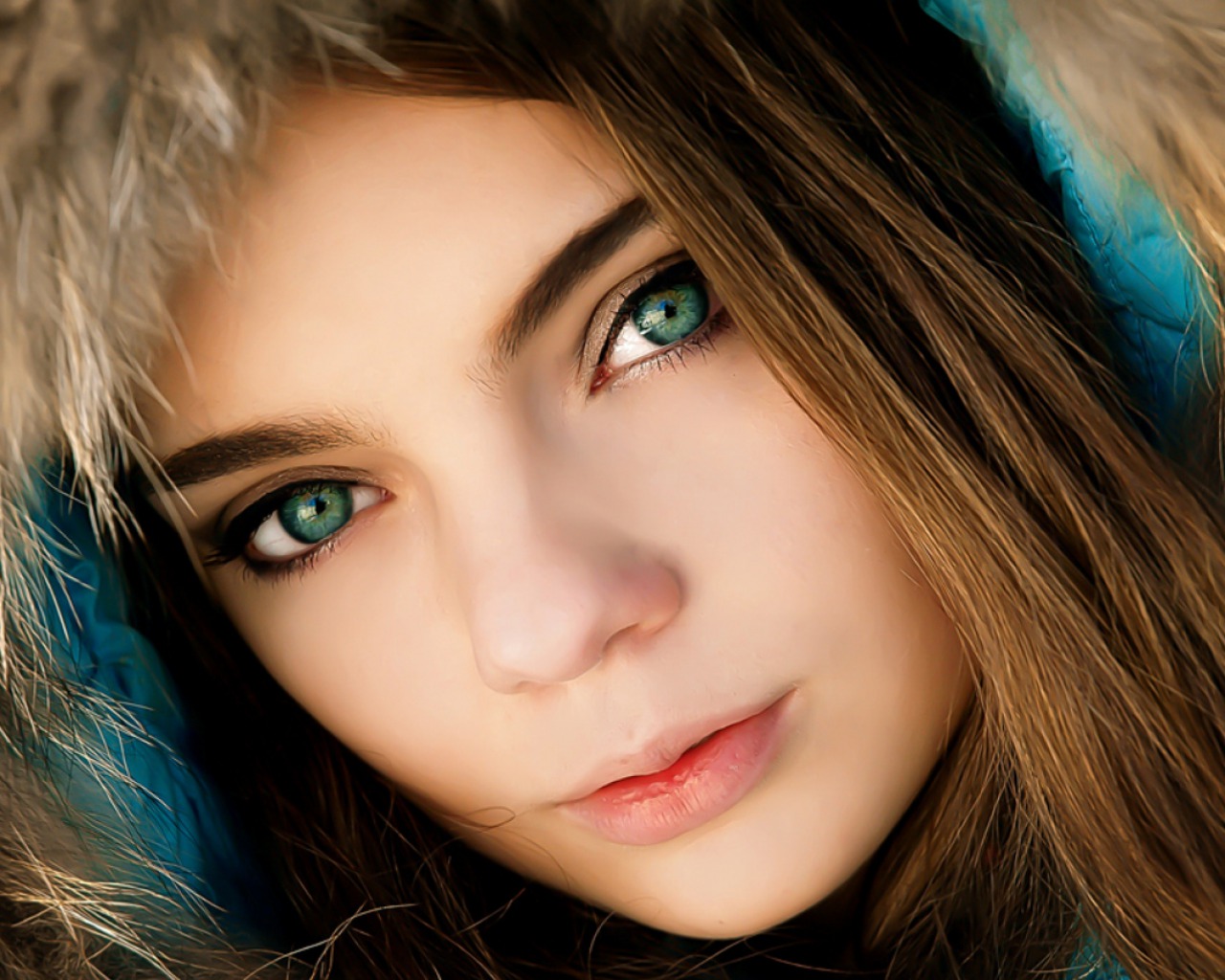 Краси красивая. Зелёные глаза у девушек. Девушка с ярко голубыми глазами. Красивые зеленоглазые девушки. Девочка с зелеными глазами.