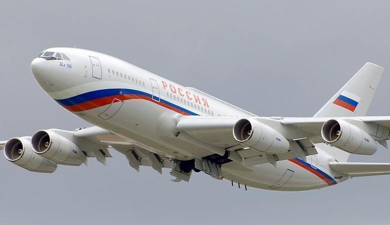 Самолет президента РФ не может приземлиться в аэропорту Абакана