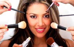 Что нужно учитывать при выборе курсов макияжа: полезные рекомендации