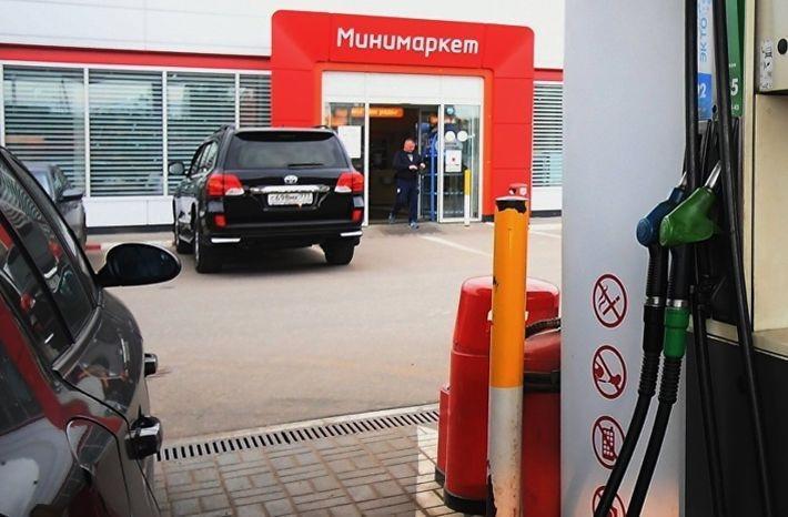 В Думу внесен законопроект о госрегулировании цен на топливо для машин