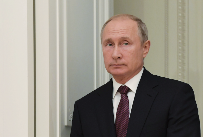 Путин поручил срочно установить причины взрыва в Керчи