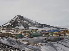 На антарктической станции Мак-Мердо загадочно погибли два человека