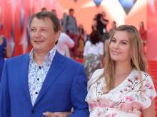 Найдено объяснение, почему избитая жена Башарова покрывает актера