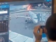 "Сел с огоньком!": сотрудники Шереметьево веселились в момент посадки Superjet 100