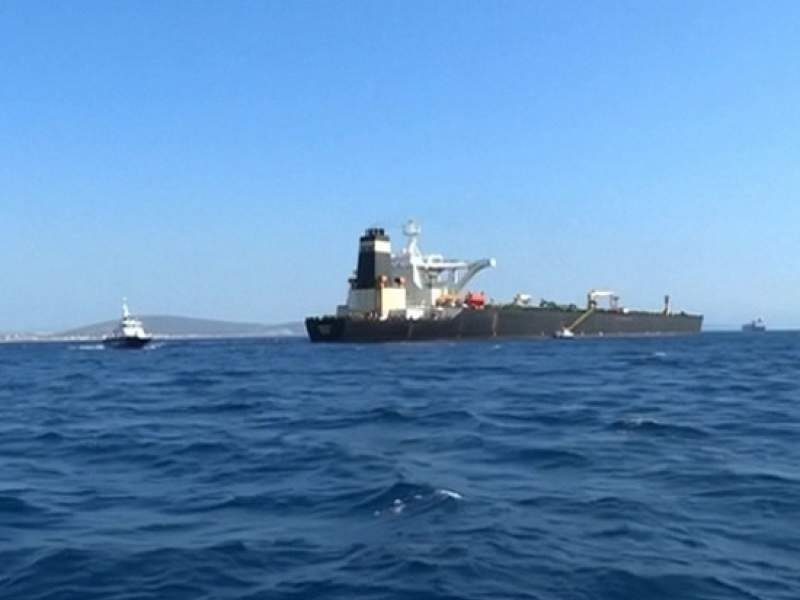 Новости дня: Британия заподозрила Россию в захвате нефтяного танкера