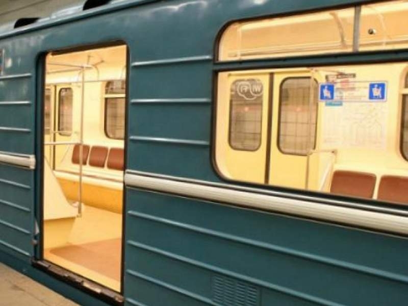 Новости дня: В московском метро на полном ходу оторвался вагон