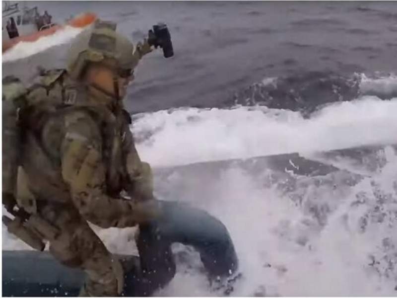 Новости дня: Видео захвата субмарины наркокартеля сравнили с шутером Call of Duty