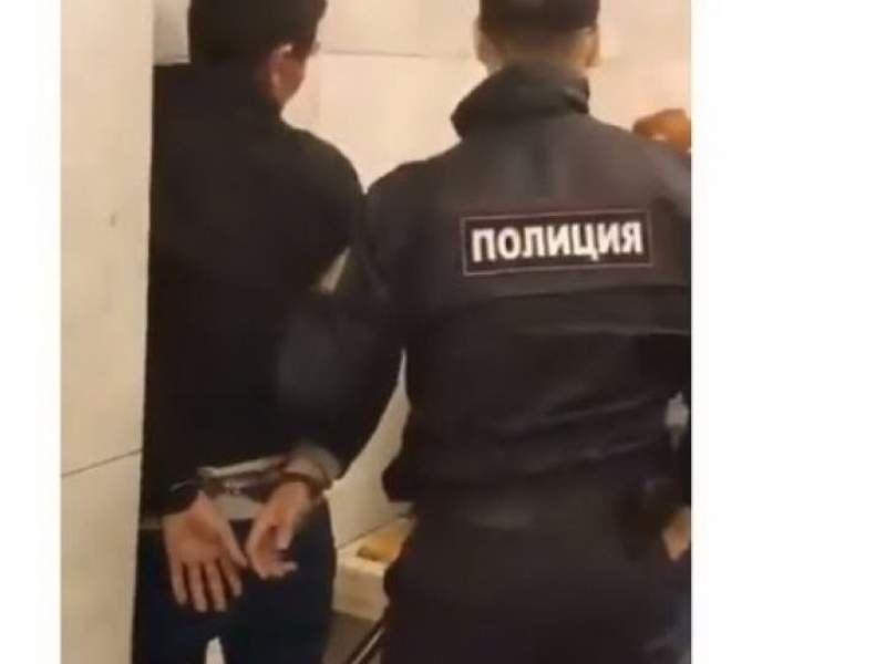Новости дня: В метро Петербурга дагестанец ударил ножом двух глухонемых, не ответивших на его вопрос