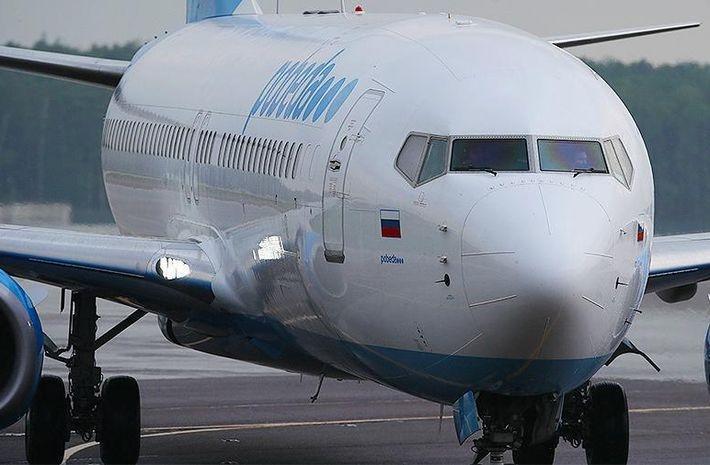 Самолет вернулся в Казань из-за попавшей в двигатель птицы