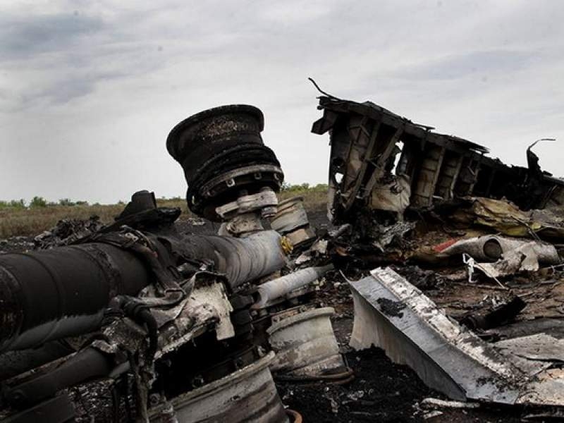 Новости дня: США и Украина пытались забрать черные ящики разбившегося над Донбассом MH17