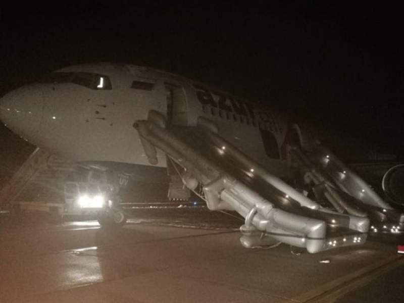 Новости дня: Свыше 50 человек пострадали при жесткой посадке Boeing в Барнауле