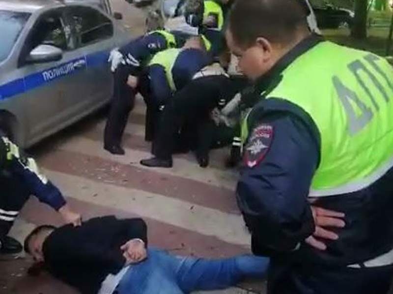 Новости дня: Видео задержания сына вице-президента МТС после погони попало в Сеть