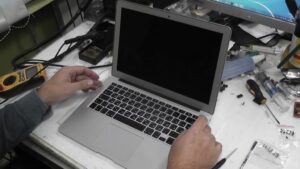 Почему ломается ноутбук и как продлить его срок службы