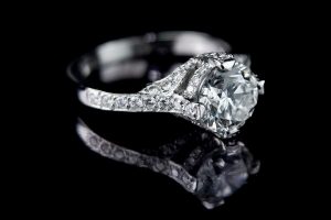 Кольца с бриллиантами: роскошь и элегантность