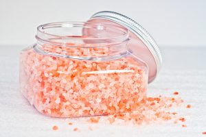 Соль для ванн: особенности, польза и способы применения