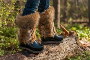 Зимняя обувь Унты: история, виды, преимущества и модные тренды