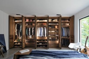 Шкафы для гардеробных комнат: идеи организации пространства и хранения