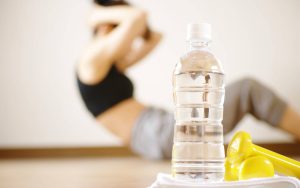 Как пить воду во время тренировок?