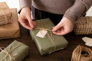 Упаковка подарков: тенденции, техники